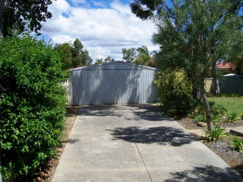 62 Winthrop Avenue, College Grove WA 6230