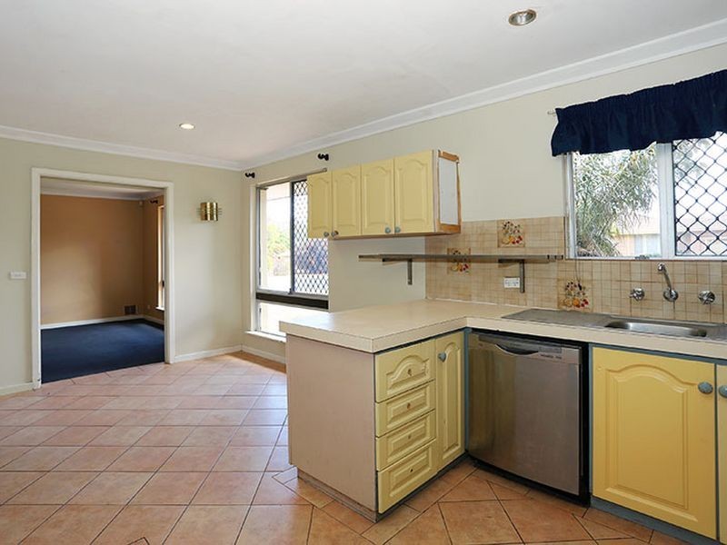 1 Dunbarton Way, Withers WA 6230
