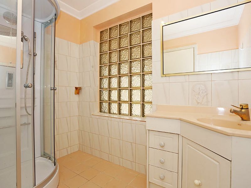 1 Dunbarton Way, Withers WA 6230