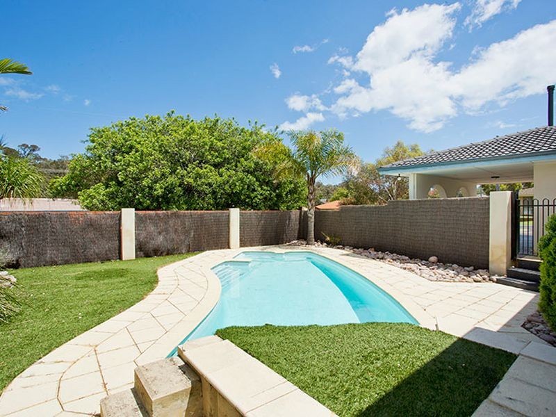 1 Dunbarton Way, Withers WA 6230