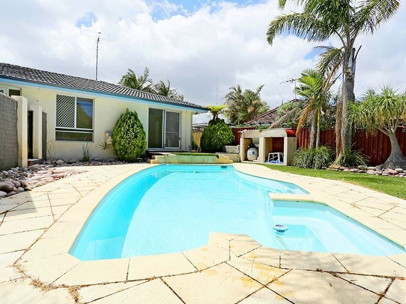 1 Dunbarton Way, Withers WA 6230