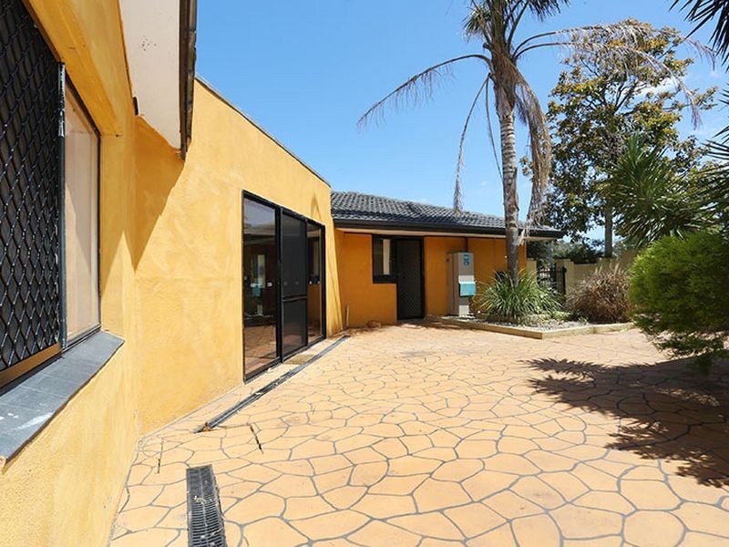 1 Dunbarton Way, Withers WA 6230