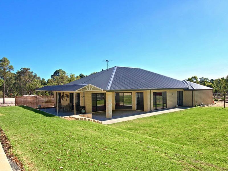 18 Duce Drive, Boyanup WA 6237