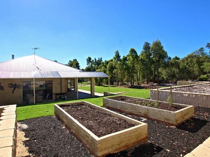18 Duce Drive, Boyanup WA 6237