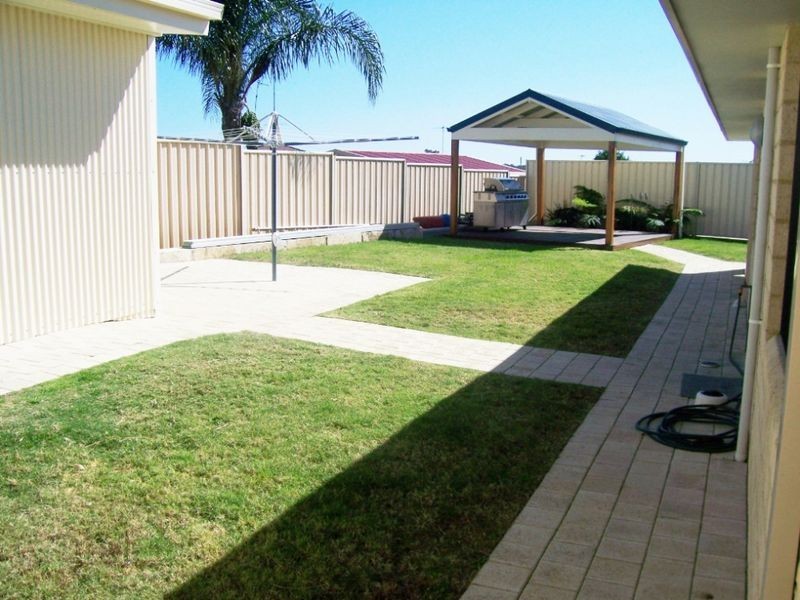 16 Romney Way, Eaton WA 6232