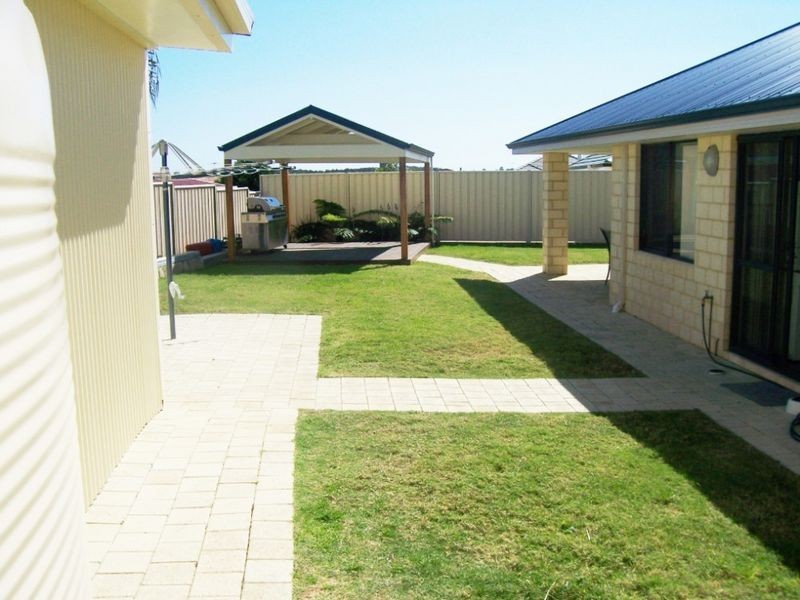 16 Romney Way, Eaton WA 6232