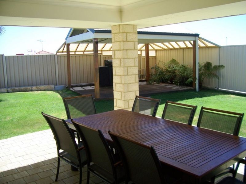 16 Romney Way, Eaton WA 6232