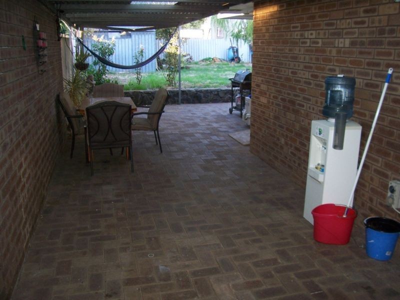 2/8 Ashrose Drive, Withers WA 6230