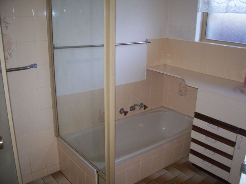 2/8 Ashrose Drive, Withers WA 6230