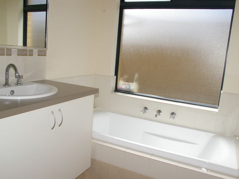 6 Kambany Approach, Dalyellup WA 6230