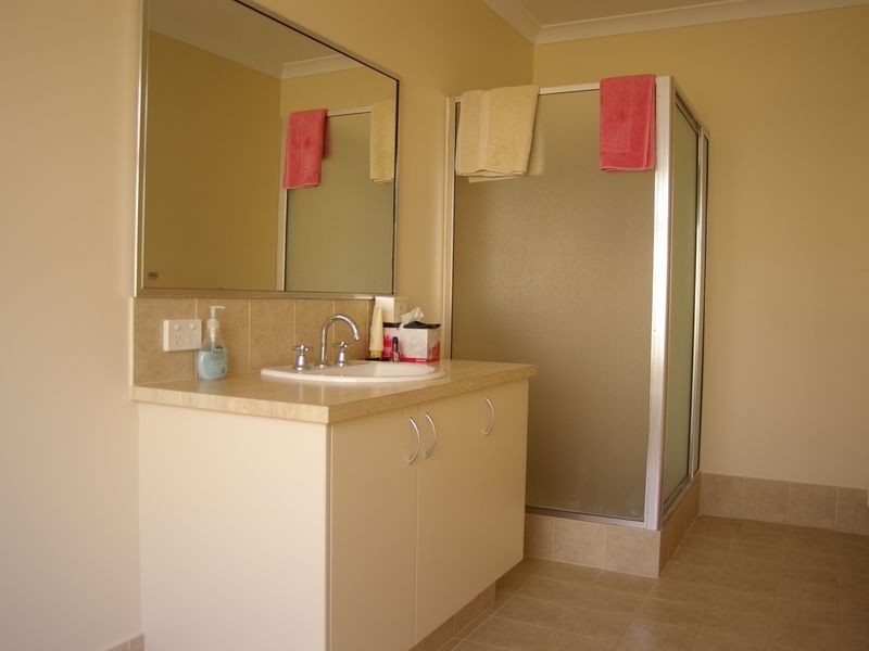 6 Kambany Approach, Dalyellup WA 6230