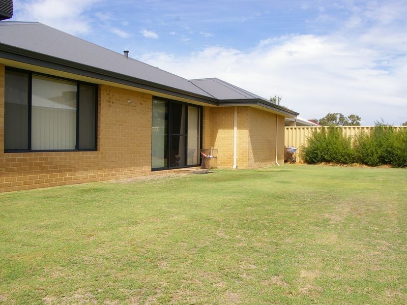 6 Kambany Approach, Dalyellup WA 6230