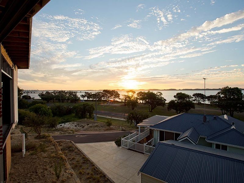 2/215 Old Coast road, Australind WA 6233