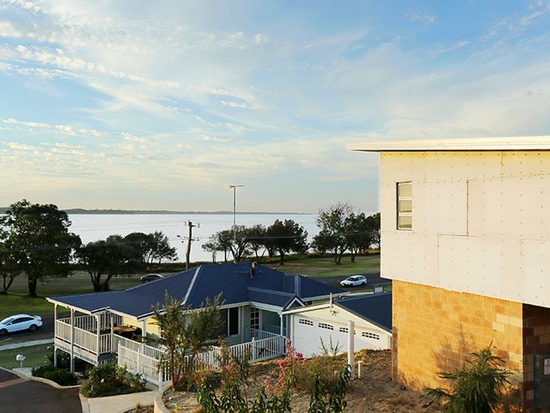 2/215 Old Coast road, Australind WA 6233