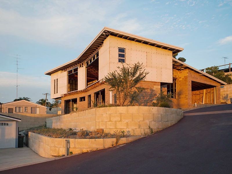 2/215 Old Coast road, Australind WA 6233