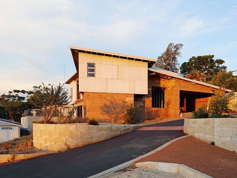 2/215 Old Coast road, Australind WA 6233