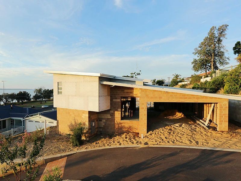 2/215 Old Coast road, Australind WA 6233