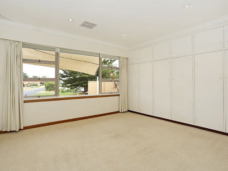 40 Hakea Crescent, South Bunbury WA 6230