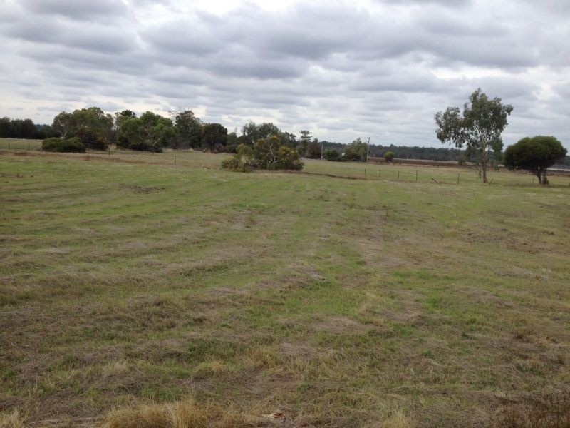 4 Ballarat Road, Wonnerup WA 6280