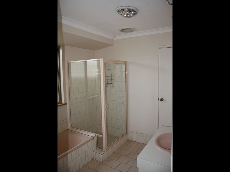 40 Nalbarra drive, Usher WA 6230