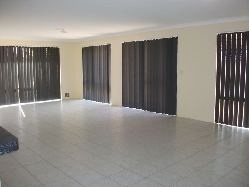 6 Butcherbird Court, Eaton WA 6232