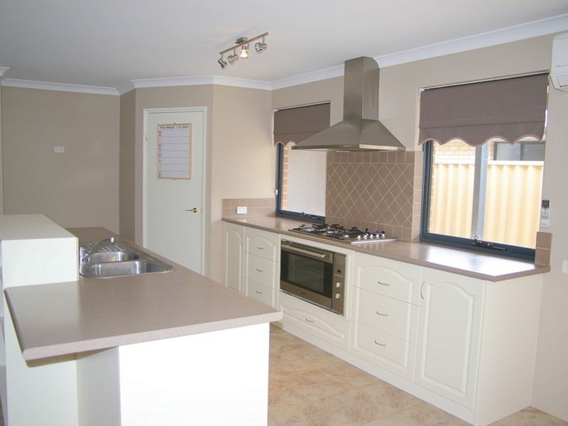 5 Graphite Turn, Dalyellup WA 6230