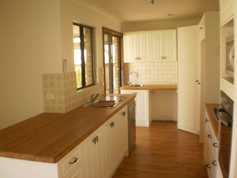 6 Murray Drive, Withers WA 6230