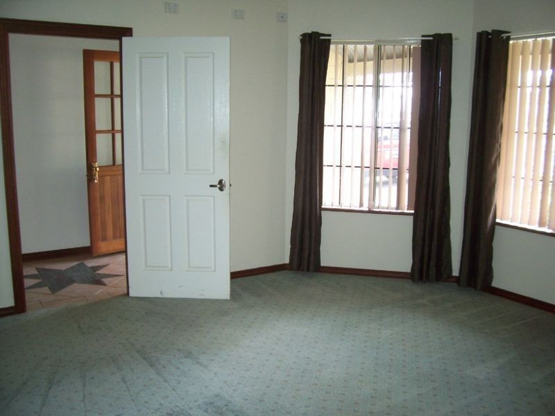 12 Christchurch Place, College Grove WA 6230