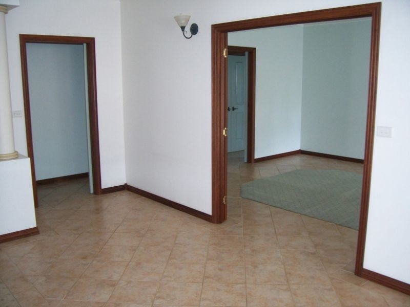 12 Christchurch Place, College Grove WA 6230