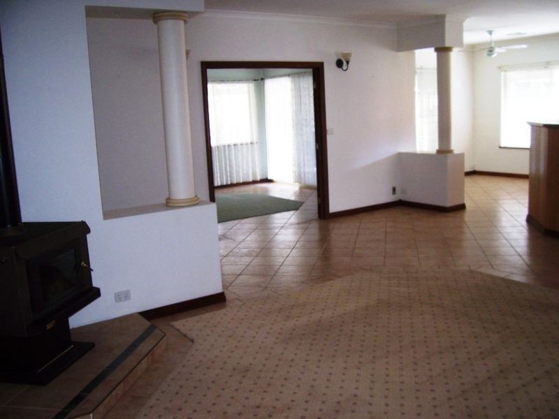 12 Christchurch Place, College Grove WA 6230