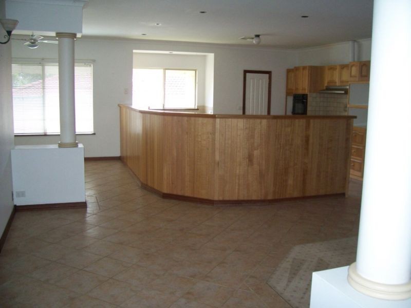 12 Christchurch Place, College Grove WA 6230