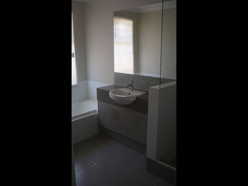 5 Daablone Vista, Dalyellup WA 6230