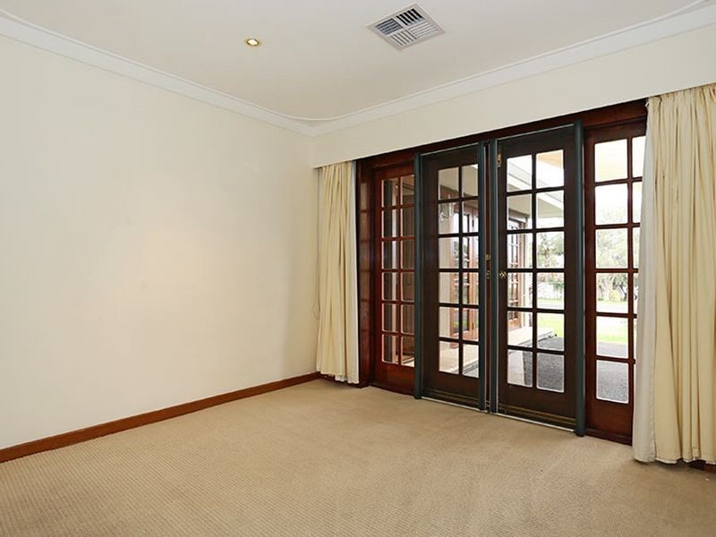 40 Hakea Crescent, South Bunbury WA 6230