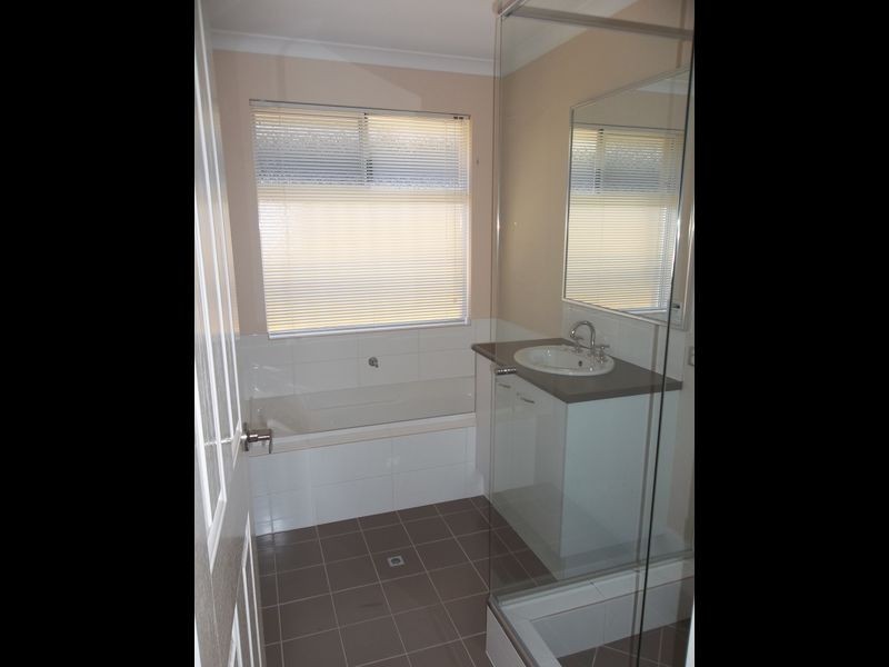 21 Murtin Road, Dalyellup WA 6230