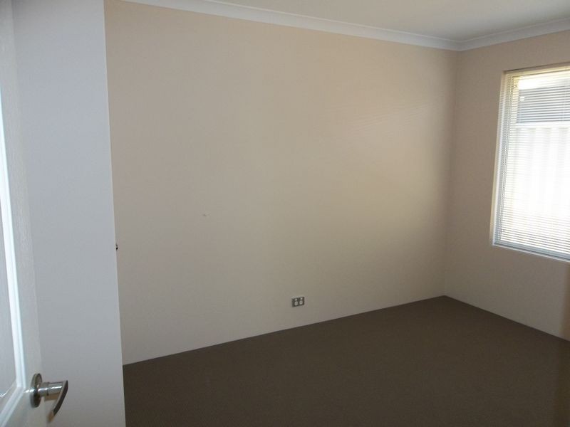 21 Murtin Road, Dalyellup WA 6230