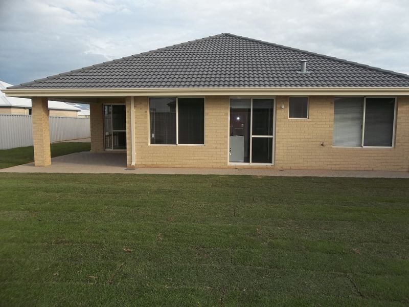 21 Murtin Road, Dalyellup WA 6230