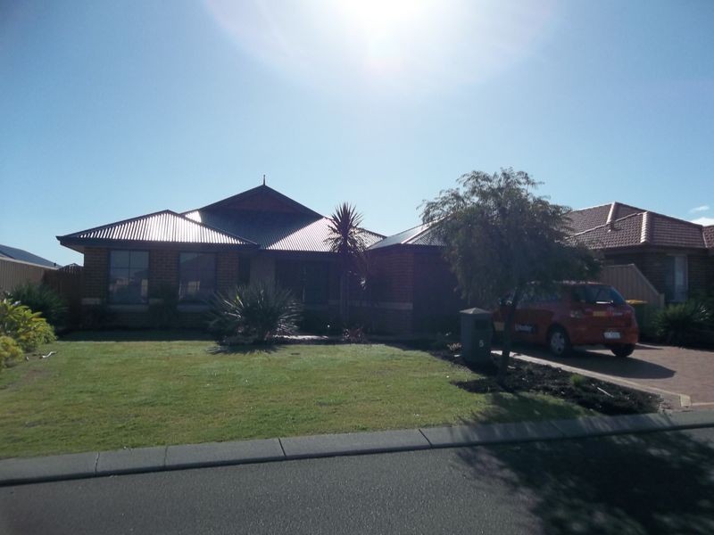 5 Dravite Way, Dalyellup WA 6230