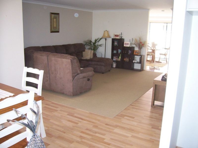 24 Possum Way, College Grove WA 6230