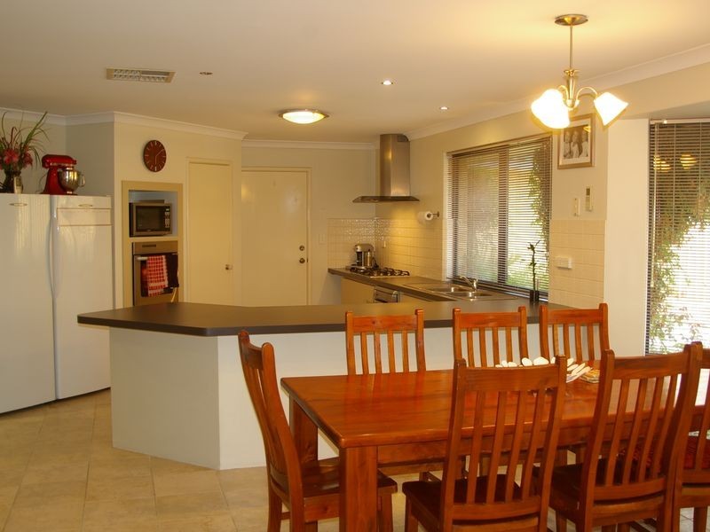 9 Melba Way, Dalyellup WA 6230