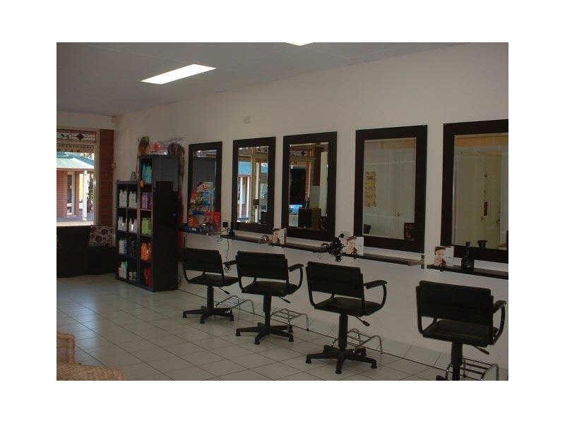 Golden Cutz, Nerang QLD 4211
