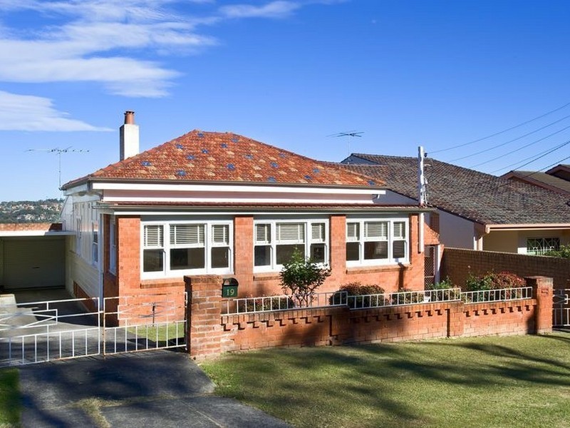 19 Moore Street, Clontarf NSW 2093