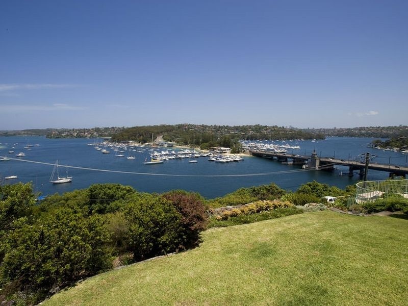 8 Avona Crescent, Seaforth NSW 2092