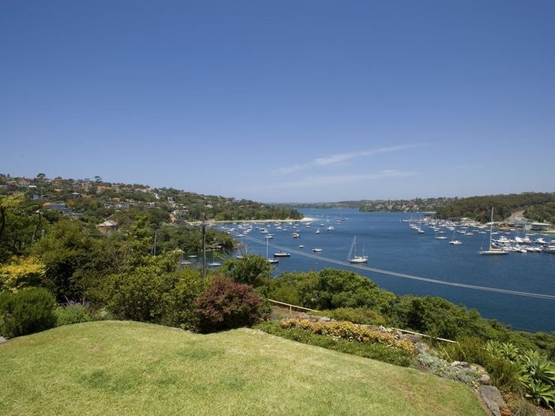 8 Avona Crescent, Seaforth NSW 2092