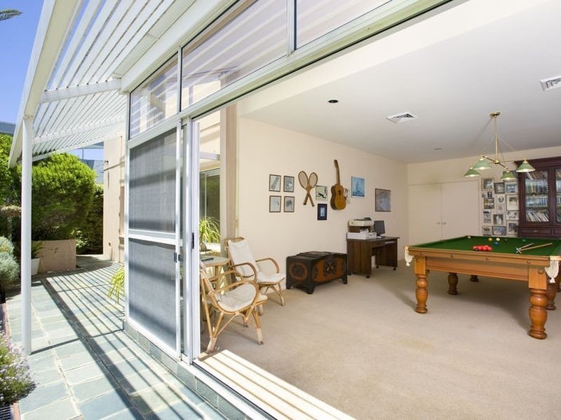 8 Avona Crescent, Seaforth NSW 2092