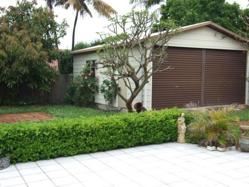 6 Frenchs Forest Road, Seaforth NSW 2092