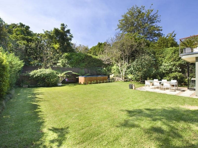 68a Ponsonby Parade, Seaforth NSW 2092