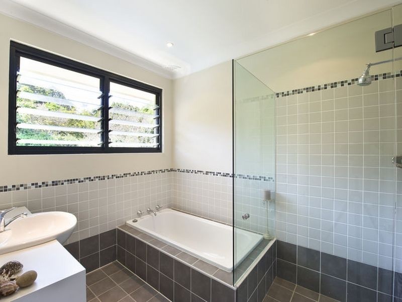 68a Ponsonby Parade, Seaforth NSW 2092