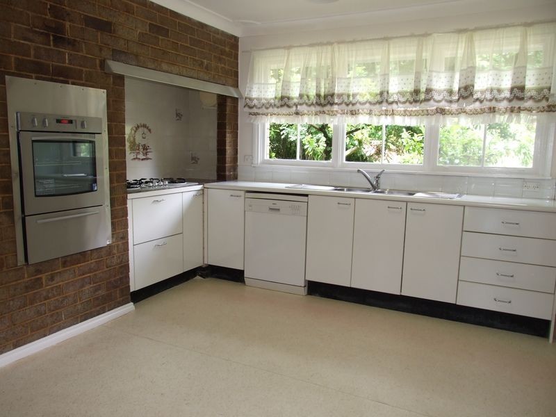 19 Hews Parade, Belrose NSW 2085