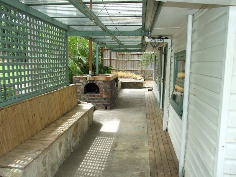 4 Shackel Ave, Brookvale NSW 2100