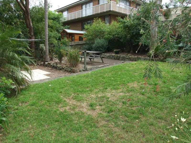 4 Shackel Ave, Brookvale NSW 2100